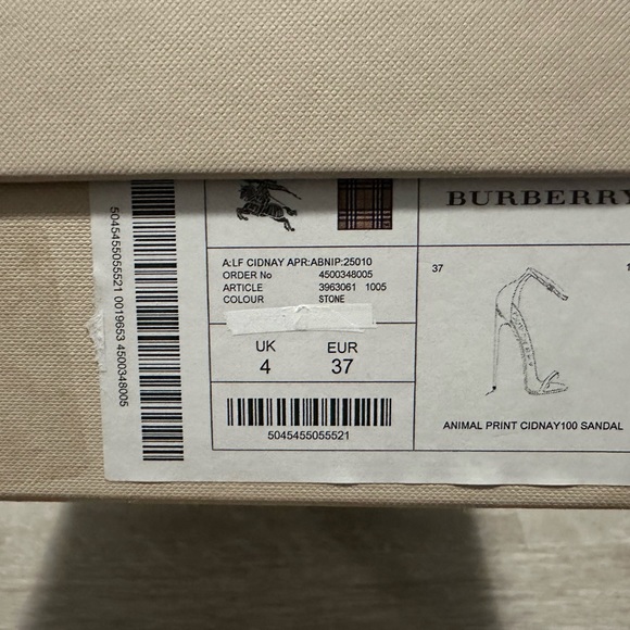 Authentic Burberry pumps - Picture 4 of 5